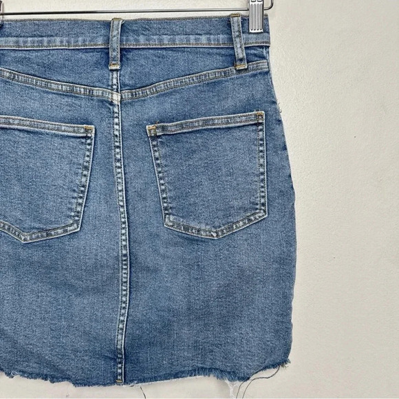 Aritzia Womens 2 Wilfred Free Cut Off Denim Skirt  Mini Raw Step Hem - Picture 10 of 11